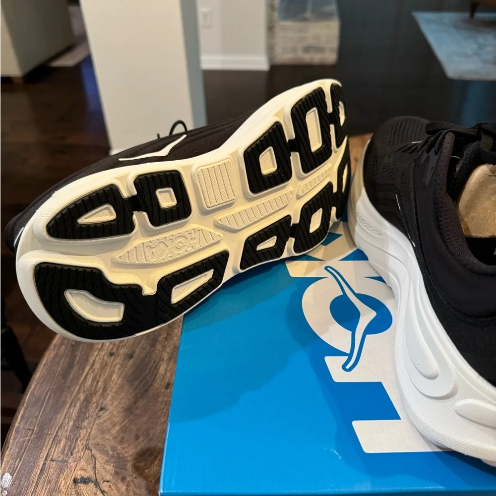 ✨BRAND NEW✨ Men’s HOKA Bondi 9 - Black/white, 12 - Picture 7 of 8